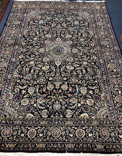 A Kashan carpet 290 x 200cm